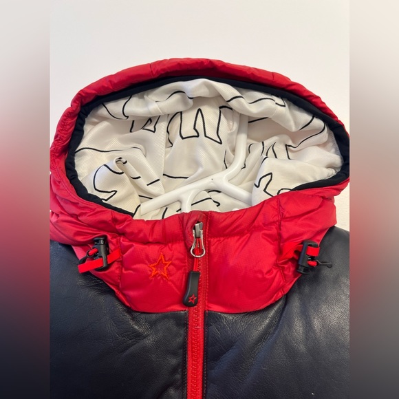 Perfect Moment Vest, size Medium in Red, black and white - Picture 2 of 7